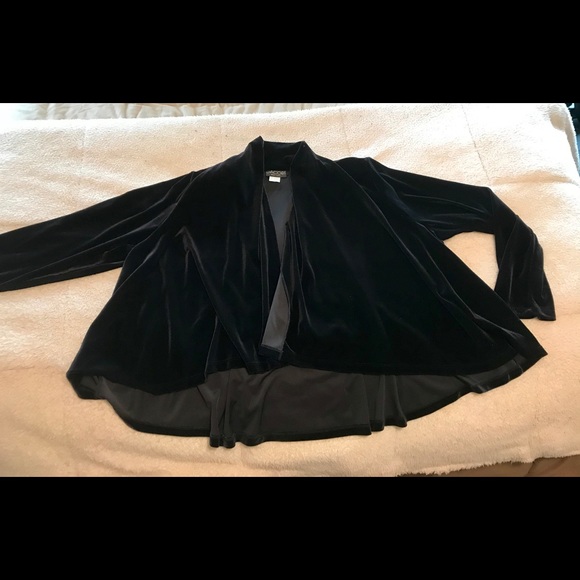 Jacobi 3 piece elegant black velveteen ensemble - Picture 7 of 7